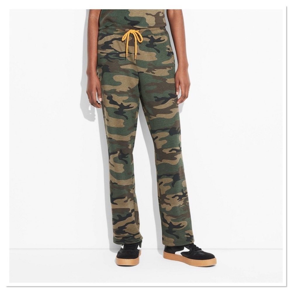 Women’s Camouflage Print Graphic Lounge Pants Zoe + Liv